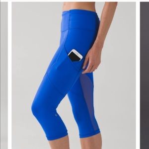 Lululemon Outrun Crop Cerulean Blue